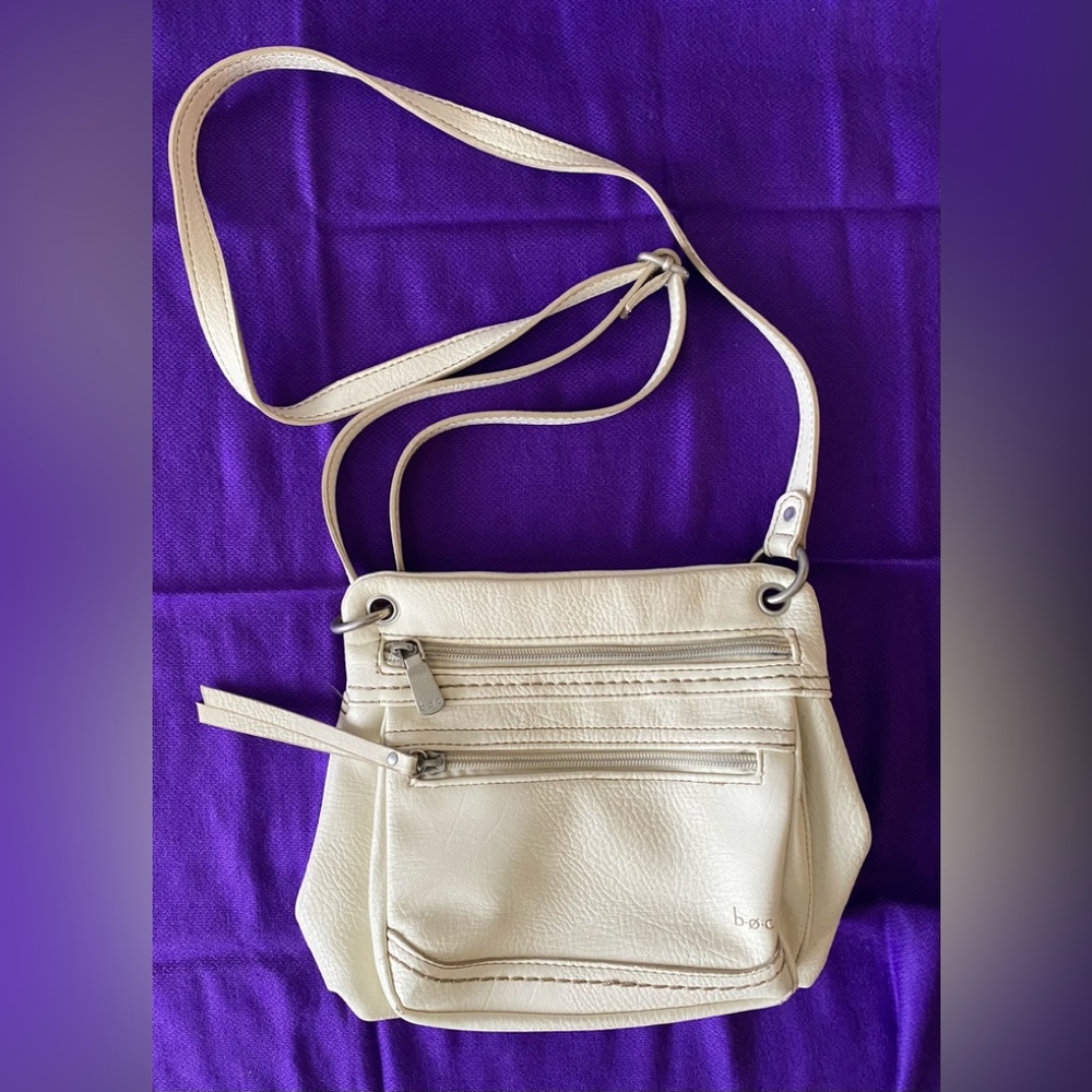 B.O.C. Born Concepts oyster white leather shoulder/cross body purse